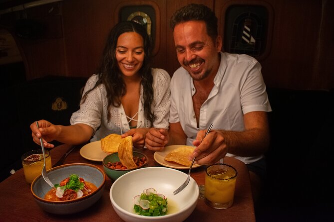 Bacalar - Gourmet Tour in Private Catamaran with Cocktails Included - Lunch with a chef and a changing menu