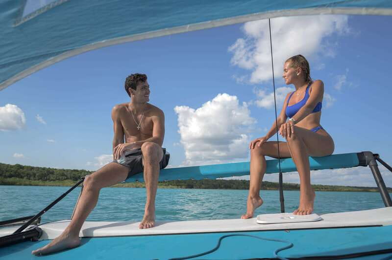 Bacalar: Group Sailing Tour with Guide - Meeting your captain and choosing the boat