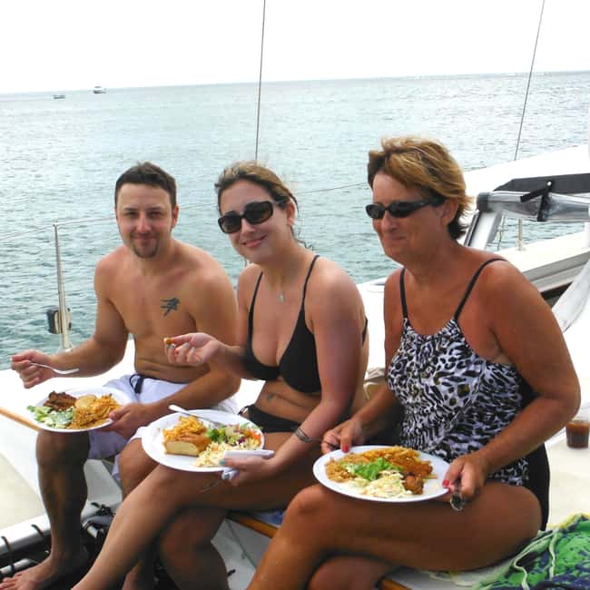Barbados: Catamaran Tour with Snorkeling and Lunch - Shipwrecks, reefs, and tropical fish