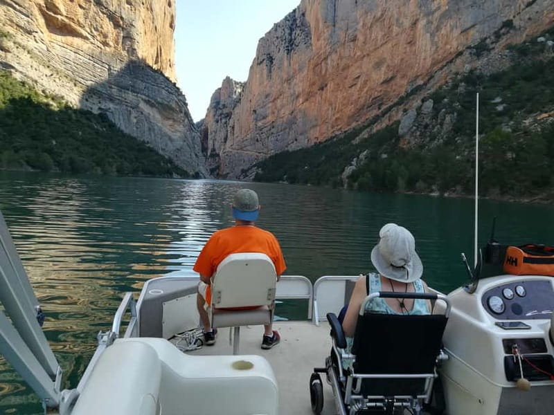 Barcelona: Catamaran trip to the Congost de Mont-rebei - Why seeing Mont-rebei from the water matters