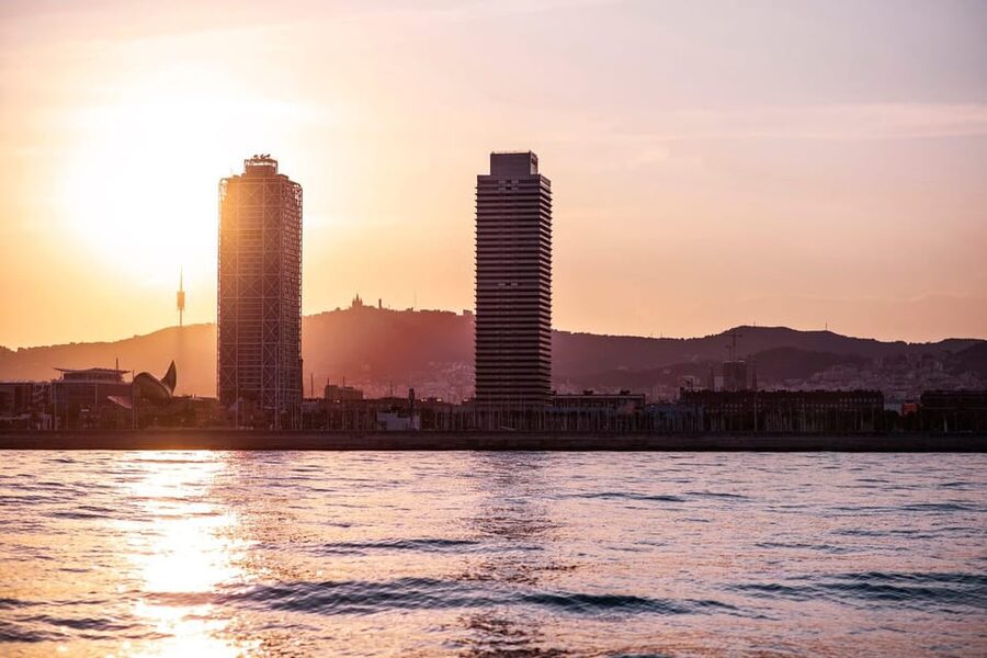 Barcelona: Daytime or Sunset Catamaran Cruise with Music - Daytime or sunset: which departure should you choose?