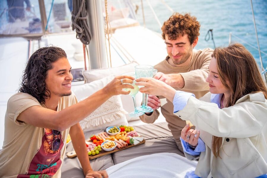Barcelona Guided Sagrada Familia Tour & Sailing Experience - Key points to know before booking