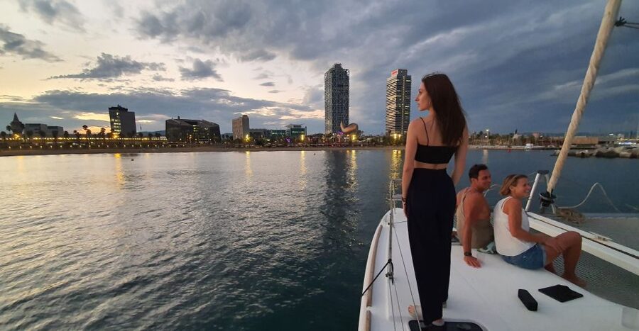 Barcelona: Luxury Private Sunset Yacht Cruise - Drinks, snacks, and the right kind of comfort