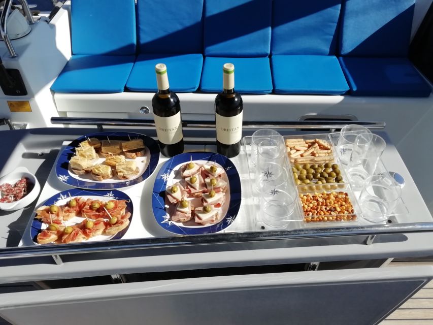 Barcelona: Luxury Private Yacht Daytime Cruise - Sunset timing and the best type of group