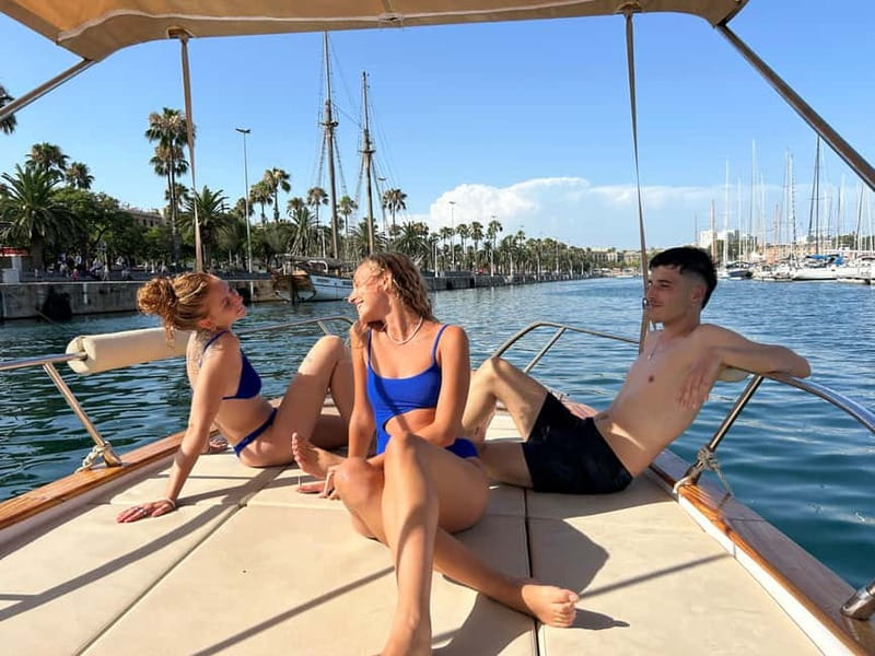 Barcelona: Private Classic Yacht Tour with Drinks - Why a private boat changes the experience