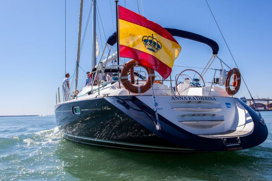 Barcelona: Private Luxury Sailing Tour - Starting at Moll de la Marina in Port Olímpic