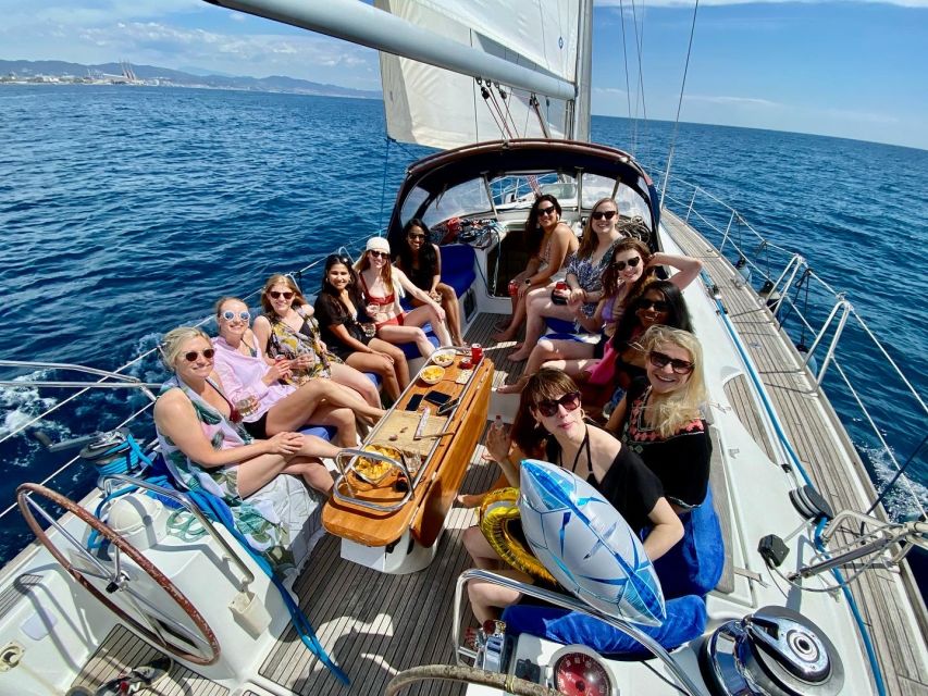 Barcelona: Private Luxury Sailing Tour - A yacht made for relaxing