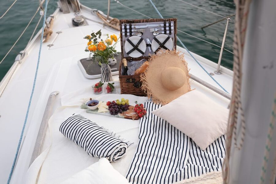 Barcelona: Private Romantic Sailing Tour with Drinks - Summer swimming and paddle board extras