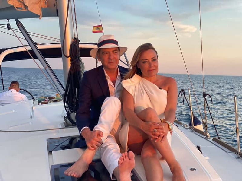 Barcelona: Private Sailing Trip with Drinks & Snacks (max 9) - The Golden Fish and Barcelona’s twin towers