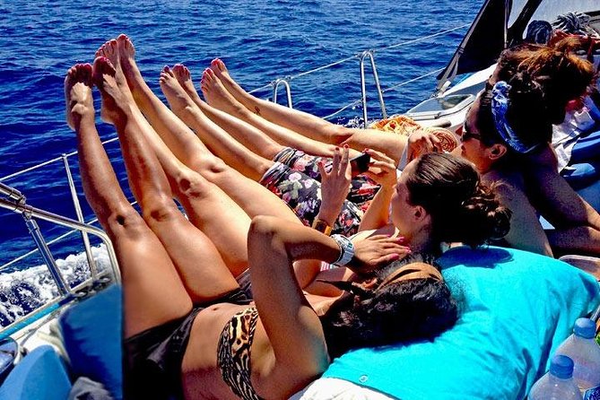Barcelona Private Sailing with Open Bar & Snacks (max 9) - What comes with the drinks and snacks