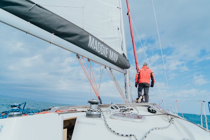 Barcelona Private Sunset Sailing with Drinks - What the one-hour sail feels like