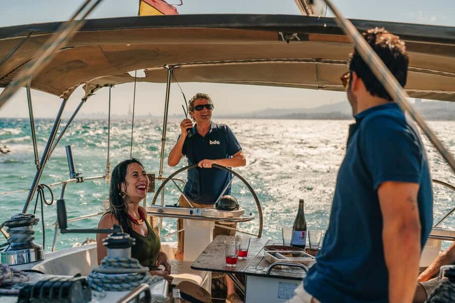Barcelona: Sailing Cruise & Vineyard Tour with Wine Tasting - Four organic wines and a Catalan table