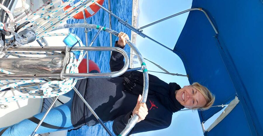 Barcelona Sailing Tour Drinks, snacks Swim & Stunning Views - Drinks, snacks, and the feel on board