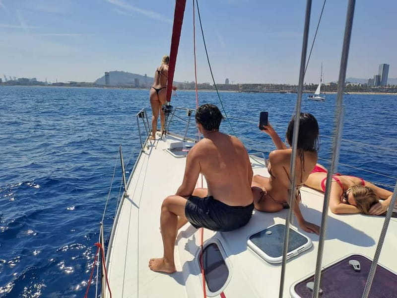 Barcelona: Sailing Tour with Drinks and Snacks - The final 30 minutes: sailing back with drinks and snacks