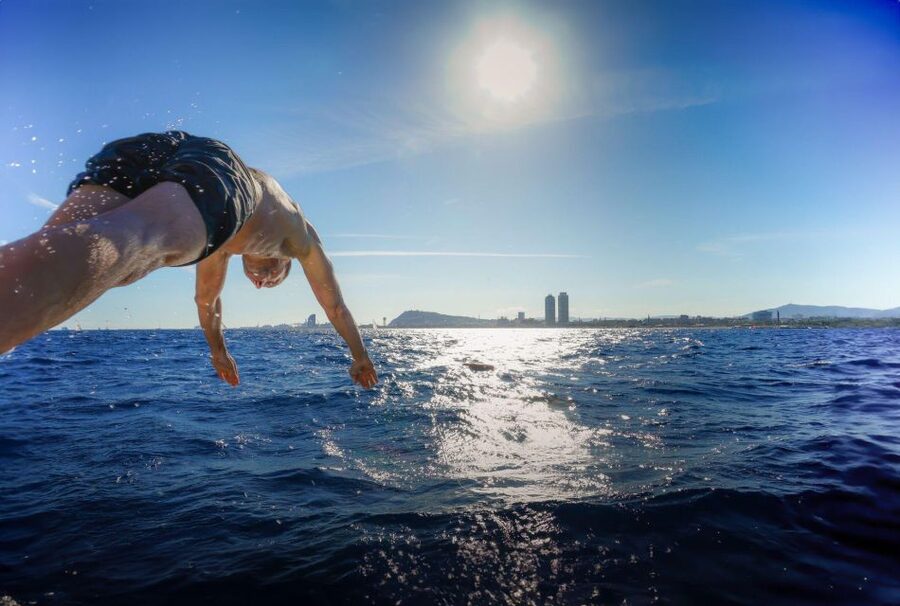 Barcelona: Sailing Tour with Vermouth and Drinks - Vermouth, Snacks, and the Three-Drink Limit