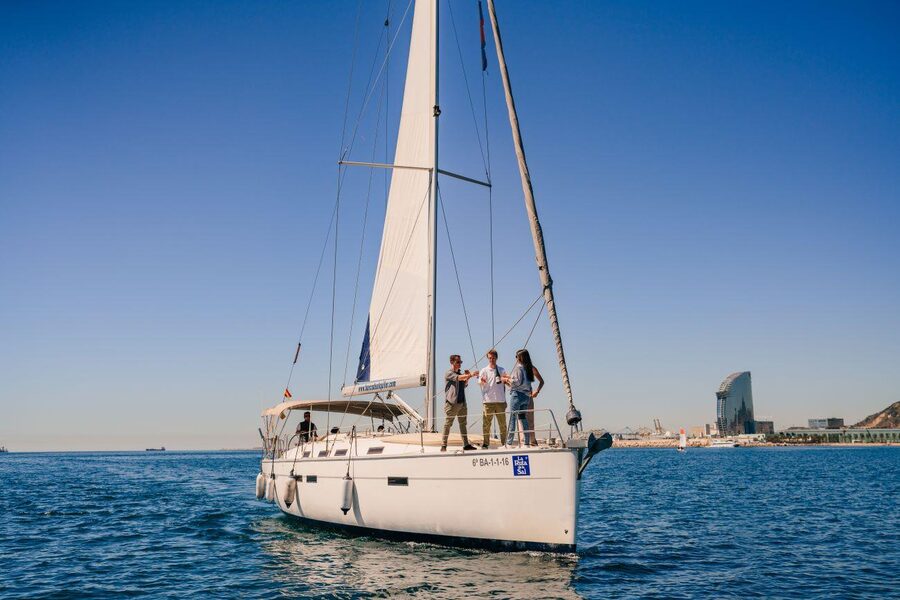 Barcelona: Sailing trip with GINTONIC workshop - Key points to know before booking
