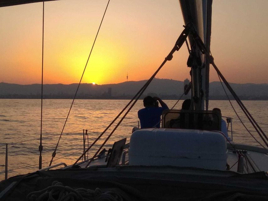 Barcelona: Sailing trip with GINTONIC workshop - Setting sail from Port Olimpic