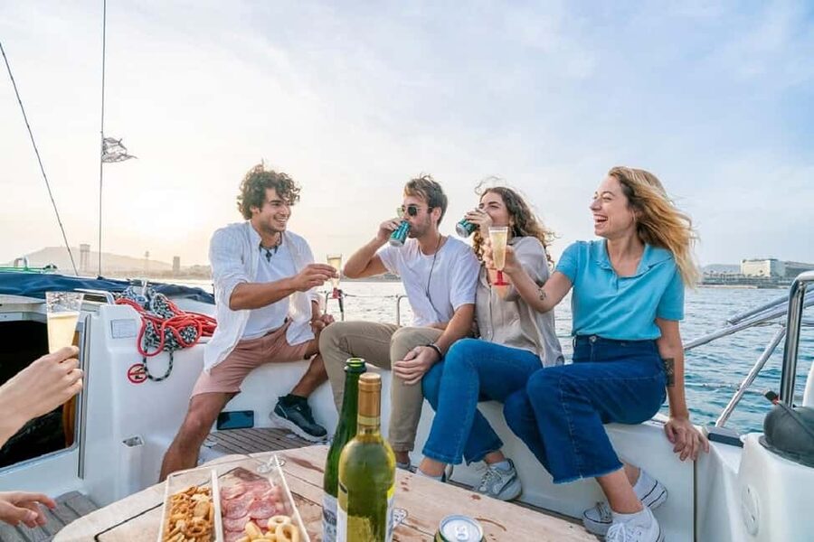 Barcelona: Sailing trip with GINTONIC workshop - What the experience does well