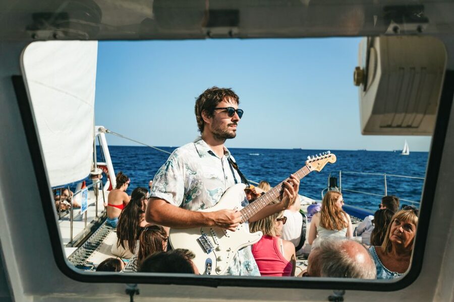 Barcelona: Sunset Catamaran Cruise with Live Music - How to get the most from your booking