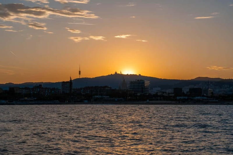 Barcelona: Sunset Catamaran Cruise with Wine and Tapa - What the small group changes