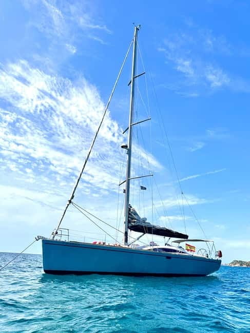 Barcelona: Sunset or Afternoon Yacht Cruise with Drinks - Weather, comfort, and what to bring