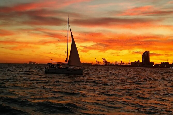 Barcelona Sunset Private Sailing & Live Spanish Guitar & open Bar - Why this private sunset sail works so well