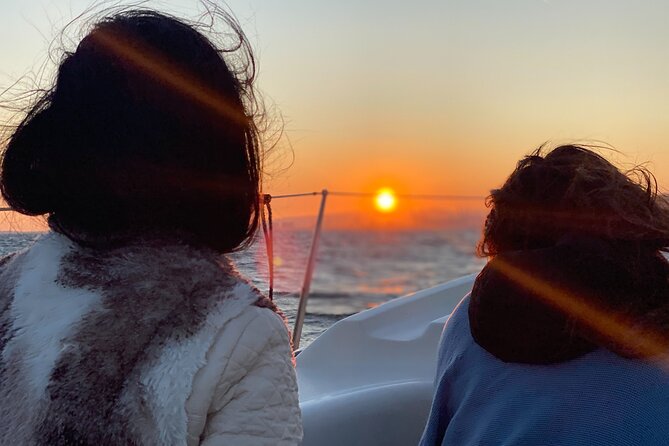 Barcelona Sunset Private Sailing & Live Spanish Guitar & open Bar - Timing, weather, and what to bring