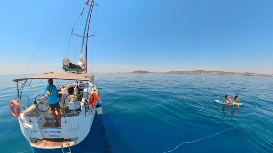 Barcelona: Sunset Sailing Experience with Snacks and Cava - What the guides add to the day