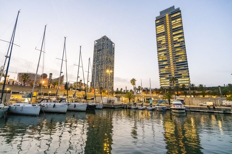 Barcelona Sunset Sailing with Gin Tonic Workshop Option - Who will enjoy this Barcelona sailing