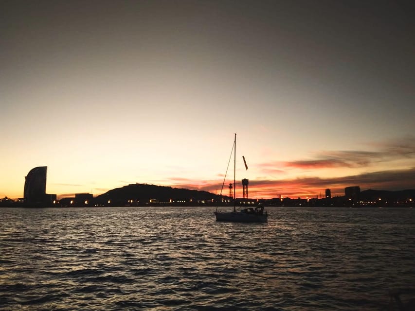 Barcelona: Unique Sunset Sailing Tour with Tapas & Open Bar - Tapas that work best as a light meal