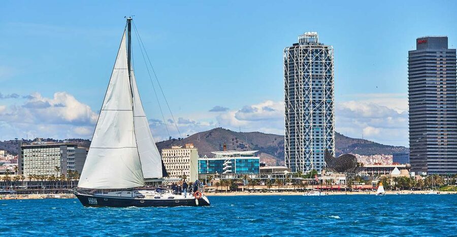 Barefoot: Private sailing cruise in Barcelona - Key points to know before booking