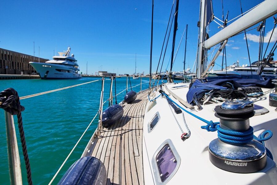 Barefoot: Private sailing cruise in Barcelona - Drinks on board, and what you may bring