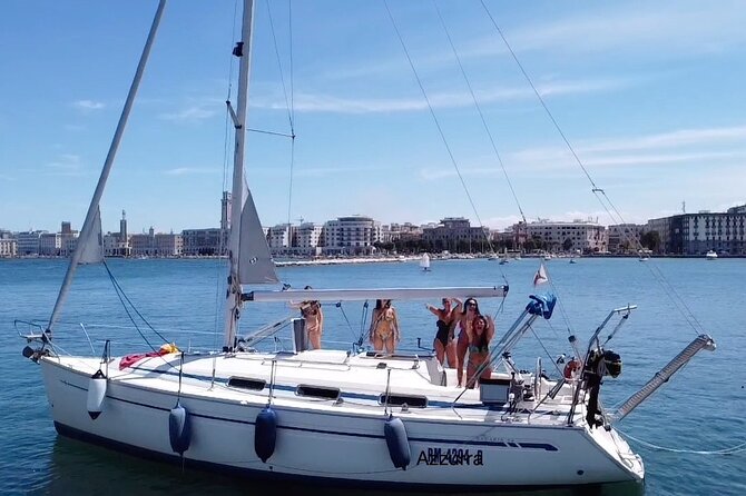 Bari sailing cruise in search of dolphins - What three and a half hours feels like on a small boat