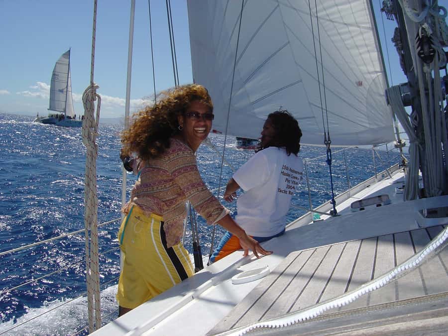 Bay of Islands: Awesome Day Sailing Tour with Island Stop - Sailing past caves, lava, and marine life