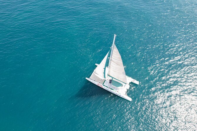 Bay trip in Calpe or Altea with a sailing catamaran - The onboard bar and what to bring