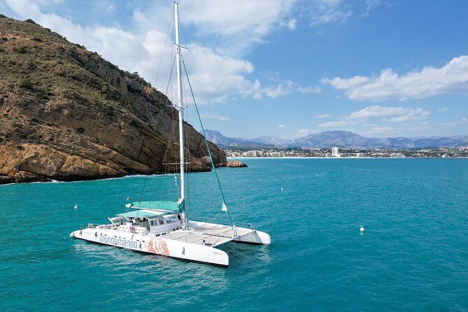 Bay trip in Calpe or Altea with a sailing catamaran - Departure details and organization