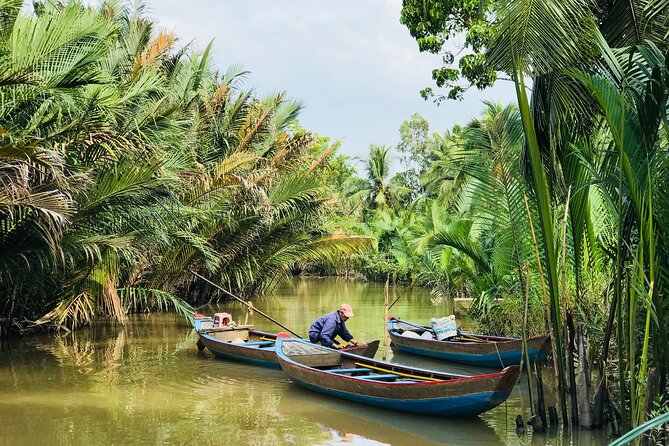 Ben Tre Mekong Zig Zag: Scooter, Sailboat, and Food (Full day) - A quiet 40-minute sail along the Mekong