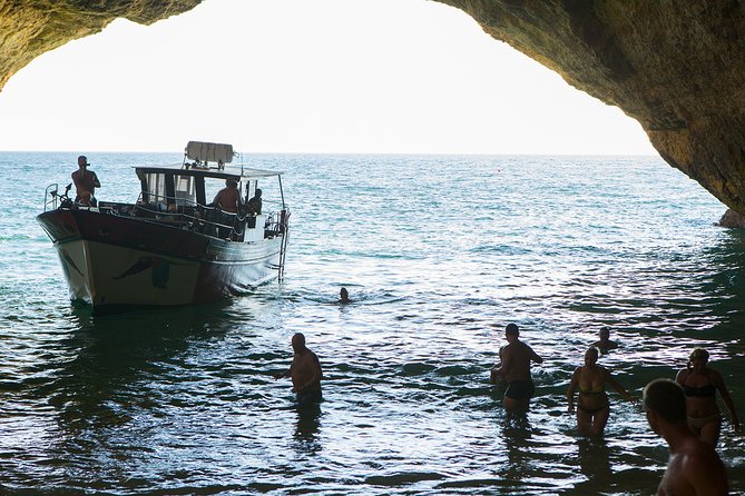 Benagil Cave Boat Tour - Catamarans or Rib - 2 H From Portimão - Portimão boarding: allow extra time