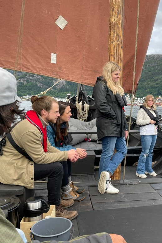 Bergen: Viking Ship Sailing Experience and Sightseeing Trip - Stories about Viking ships and Bergen