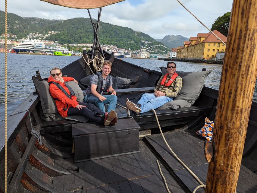 Bergen: Viking Ship Sailing Experience and Sightseeing Trip - Hoisting the square sail from Dreggekaien