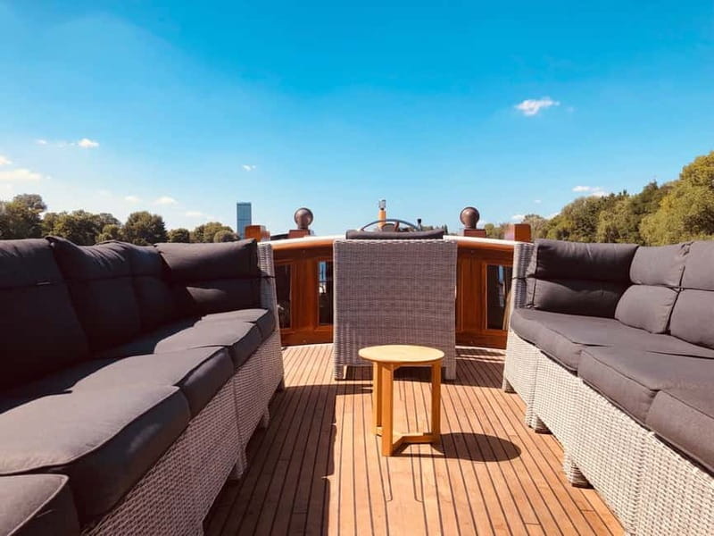 Berlin: Boat Sightseeing Tour on Electric Motor Yacht - What the $44 price gets you