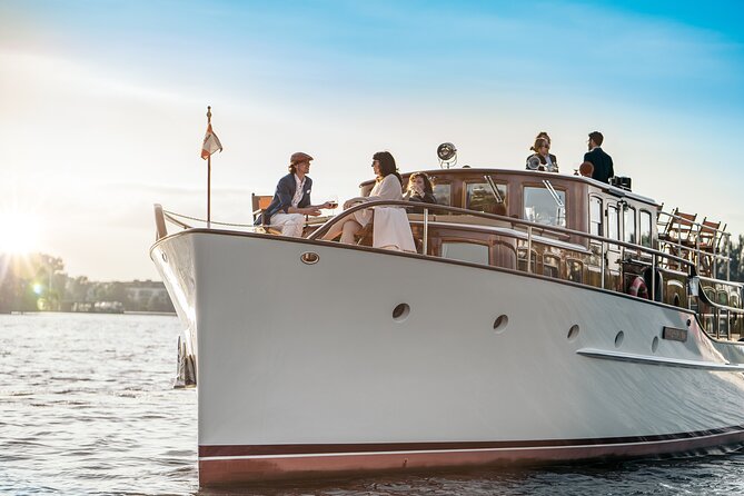 Berlin Boot Sightseeing Tour on Electric Private Yacht - The Spree route and the Humboldt Forum