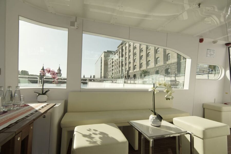 Berlin: Solar Powered Sunset Catamaran Cruise & Audio Guide - Finding the harbor and choosing your seat