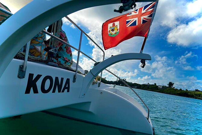 Bermuda Private Catamaran:Snorkeling, Shipwrecks & Cliff Jumping - Starting along Bermuda’s coast
