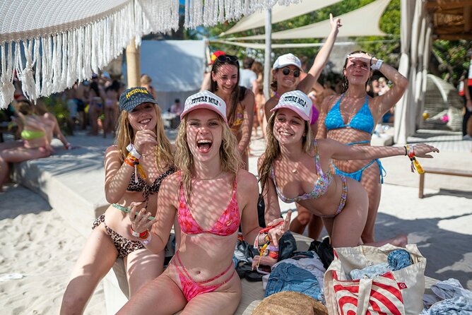 Best Catamaran Isla Mujeres tour with Open bar, lunch, snorkel - Starting at Marina Albatros in Cancun