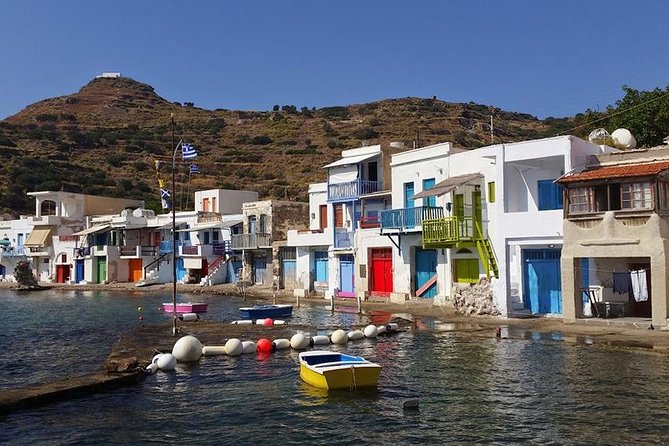 Best of Milos and Poliegos Catamaran snorkelling Cruise with BBQ - Food, drinks, and the onboard rhythm