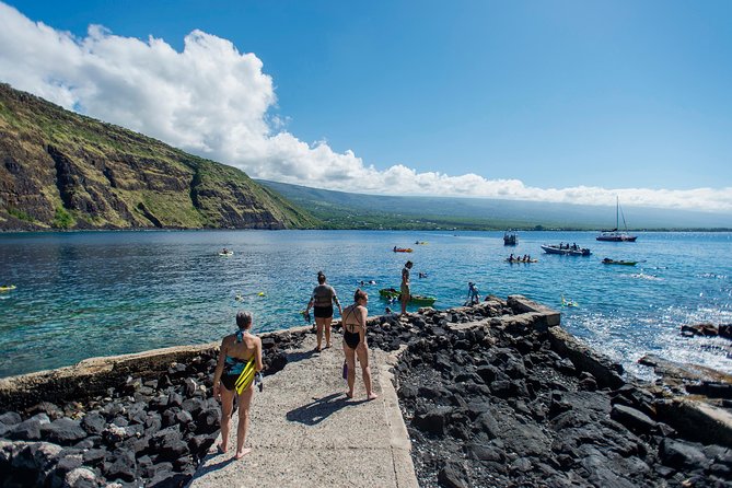 Big Island: Captain Cook Snorkel On A Power Catamaran With Lunch - Looking for dolphins and winter humpback whales