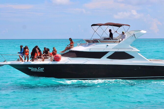 Big Yacht 48ft Rental up to 15 Pax snorkel - Key points at a glance