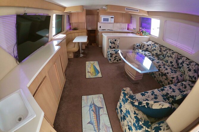 Biggest Luxury Yacht Boat Best in Cancun up to 28 pax - Why six or eight hours may be the better choice