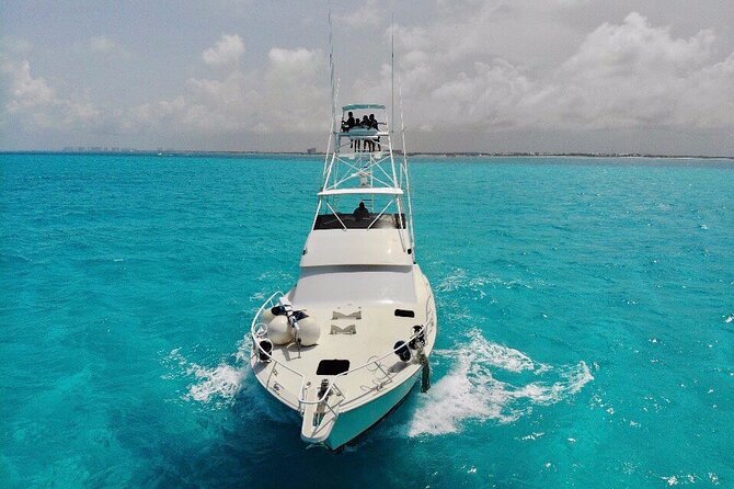 Biggest Luxury Yacht Boat Best in Cancun up to 28 pax - Music, food, and drinks on your terms